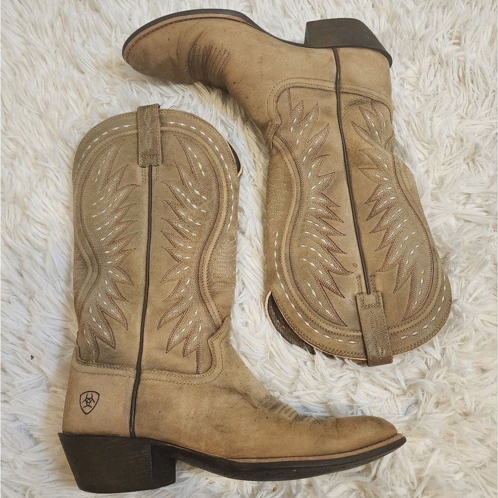 Ariat heritage round toe boot 6.5B